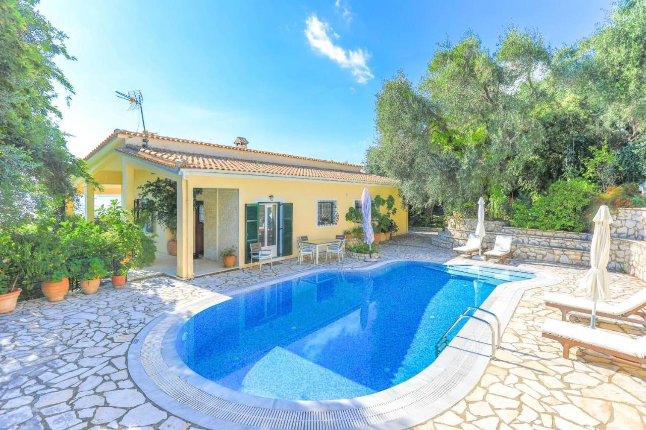 Villa Natasha Katavolos ภายนอก รูปภาพ
