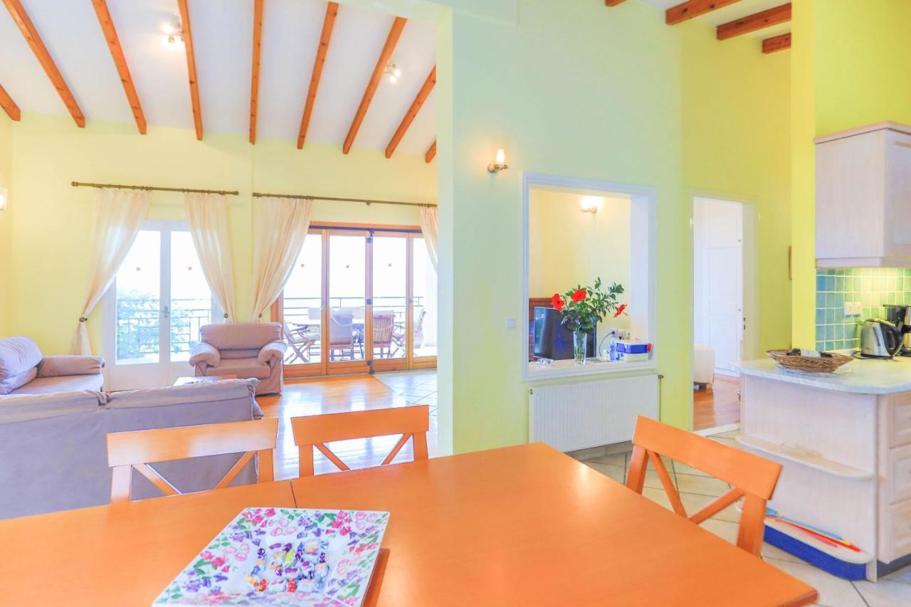 Villa Natasha Katavolos ภายนอก รูปภาพ
