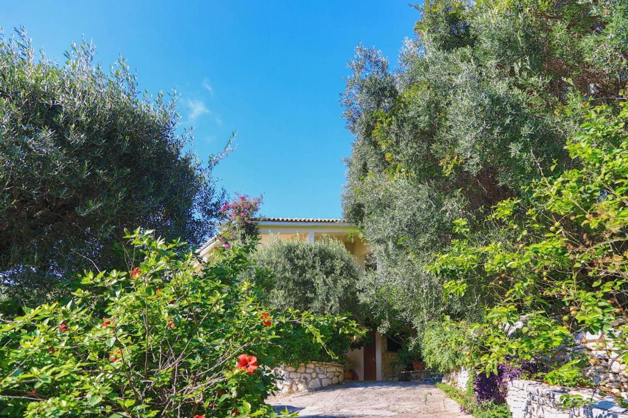 Villa Natasha Katavolos ภายนอก รูปภาพ
