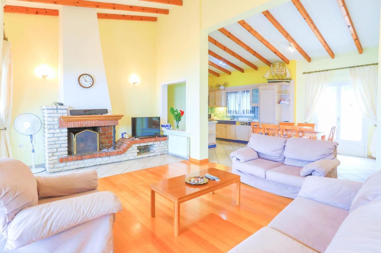 Villa Natasha Katavolos ภายนอก รูปภาพ
